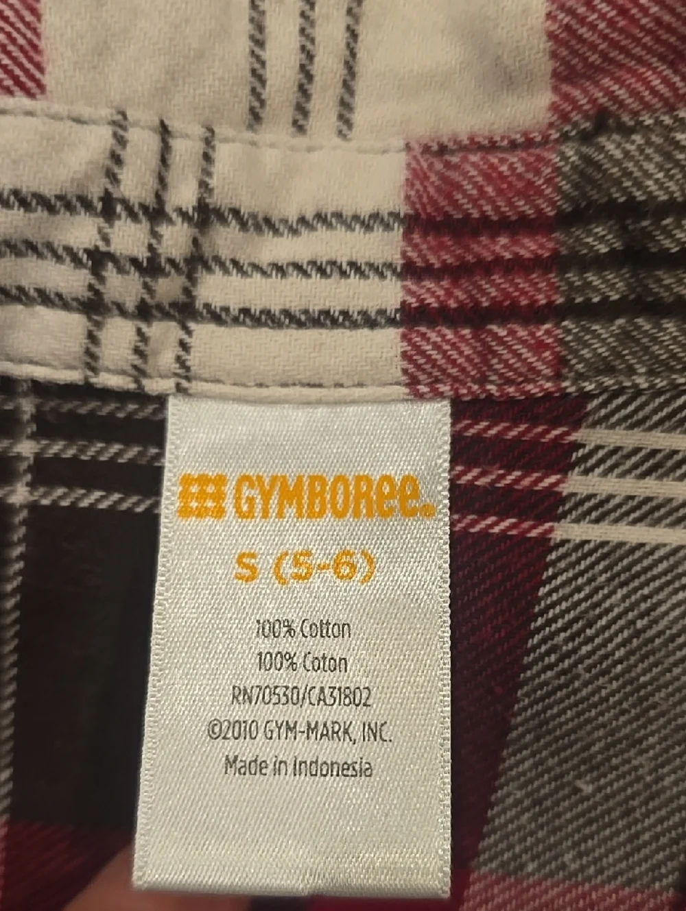 ❤️10/$20 Red and Black Plaid Button-Up Shirt